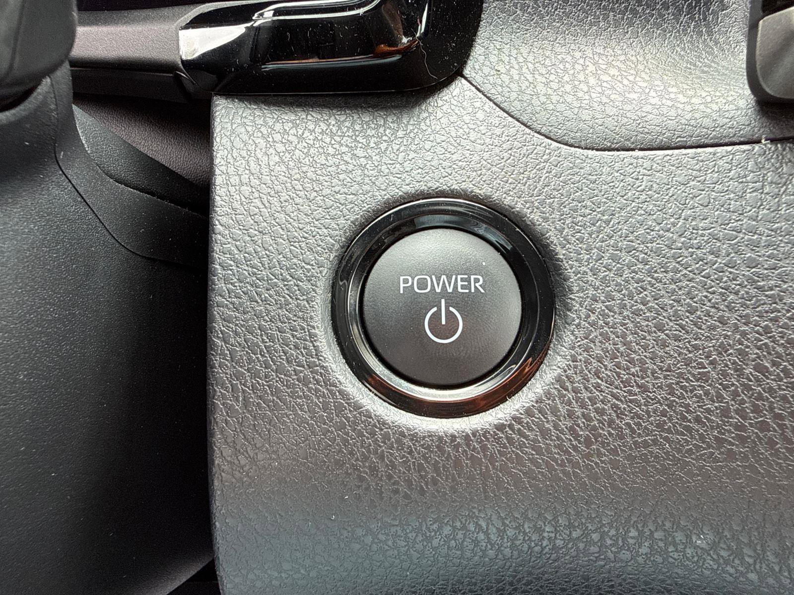 Used 2025 Toyota Camry SE FWD image 17