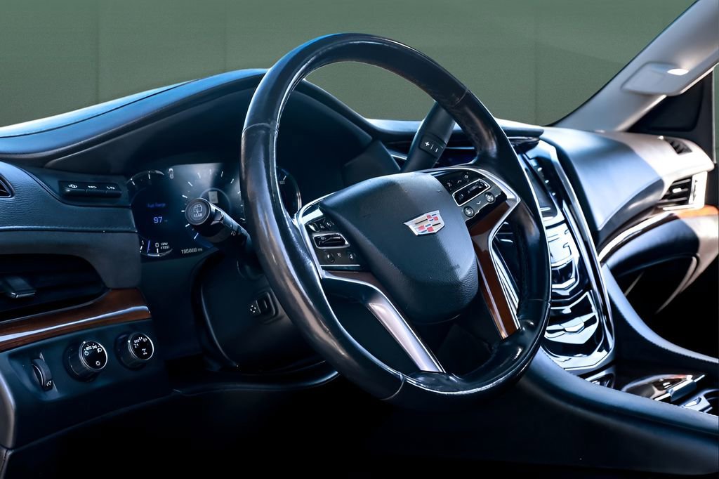 Used 2018 Cadillac Escalade ESV Luxury image 29
