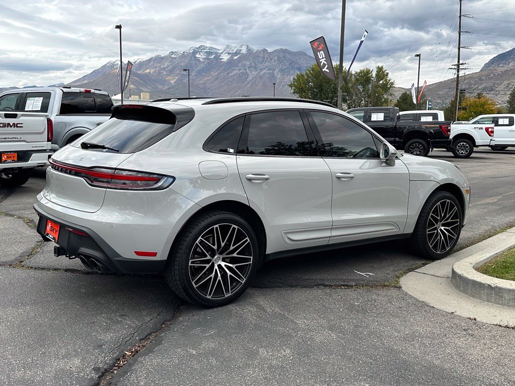 Used 2023 Porsche Macan AWD/4WD image 9