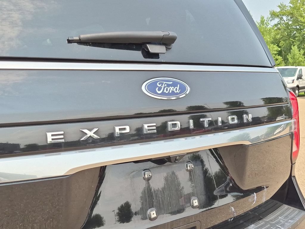 Certified 2023 Ford Expedition Platinum AWD/4WD image 10