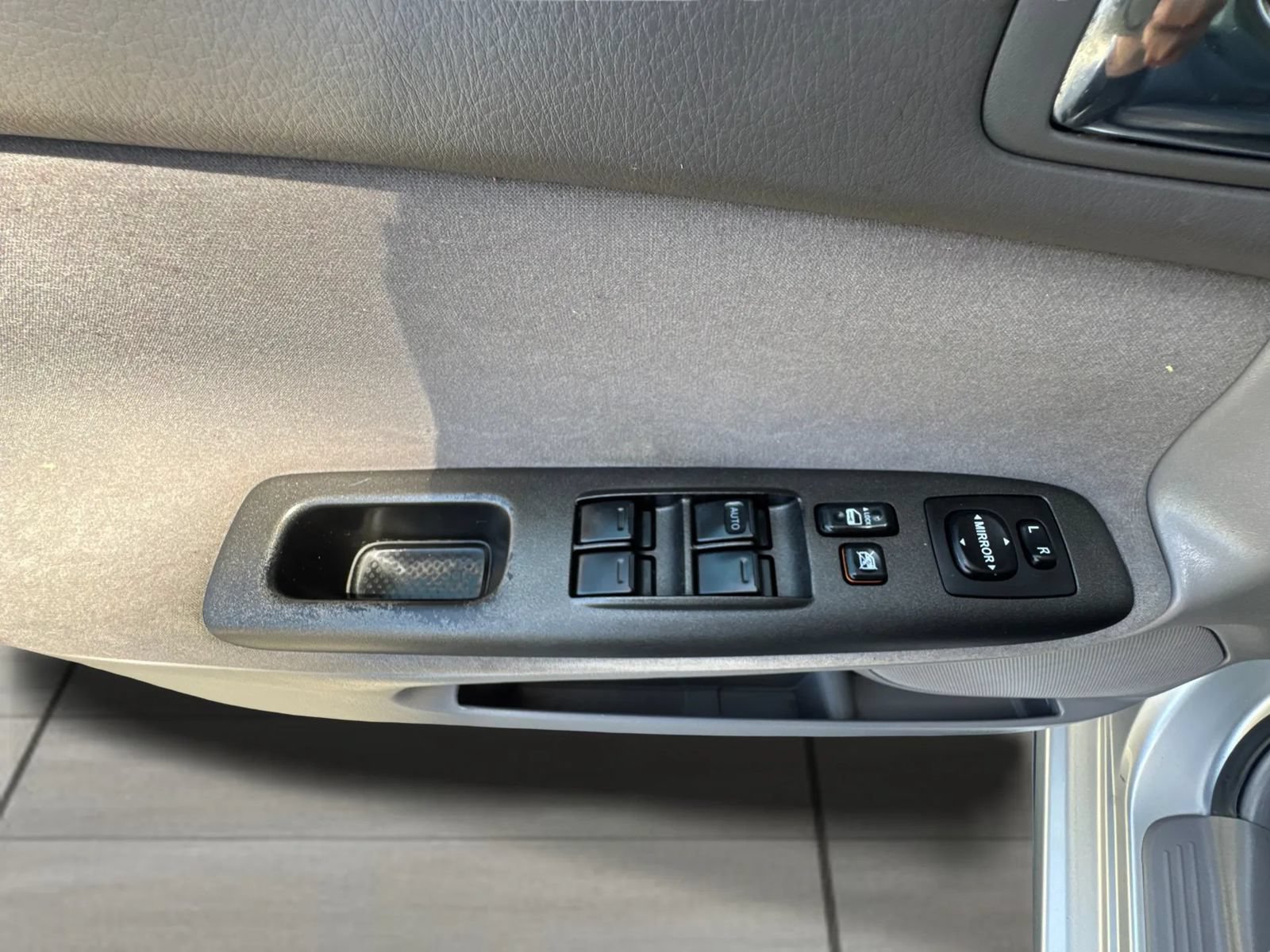 Used 2005 Toyota Camry LE FWD image 31