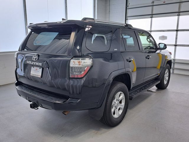 Used 2024 Toyota 4Runner SR5 AWD/4WD image 5