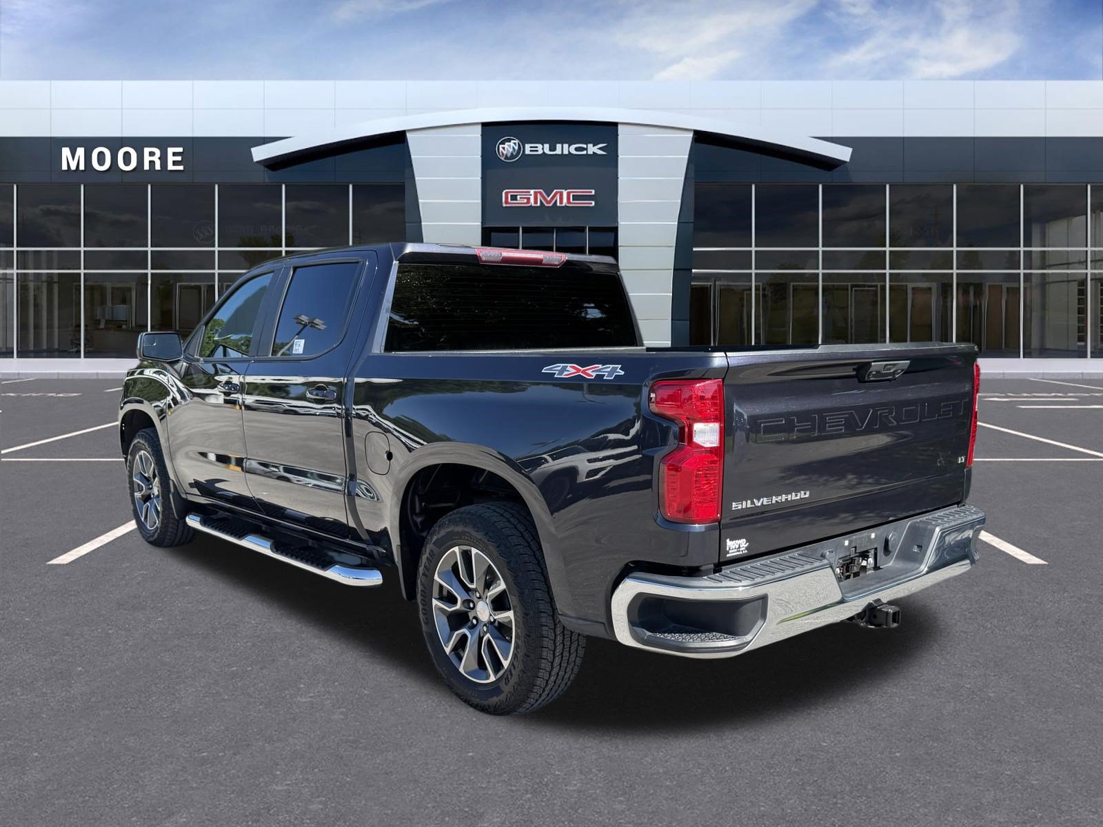 Used 2022 Chevrolet Silverado 1500 LT AWD/4WD image 5