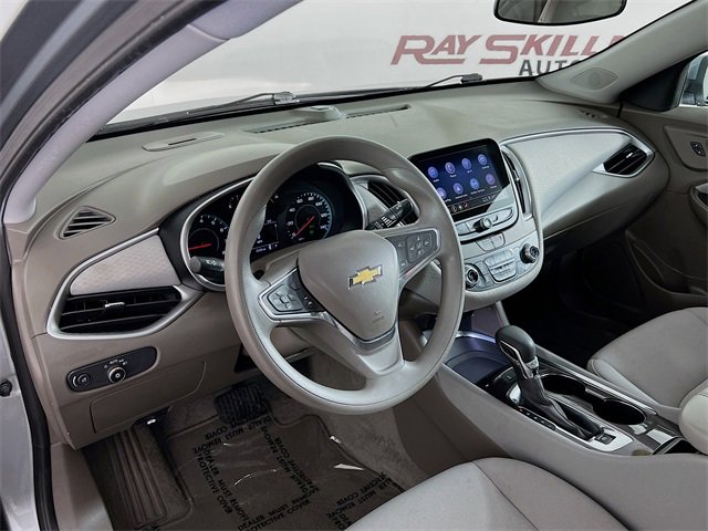 Used 2025 Chevrolet Malibu LT image 32