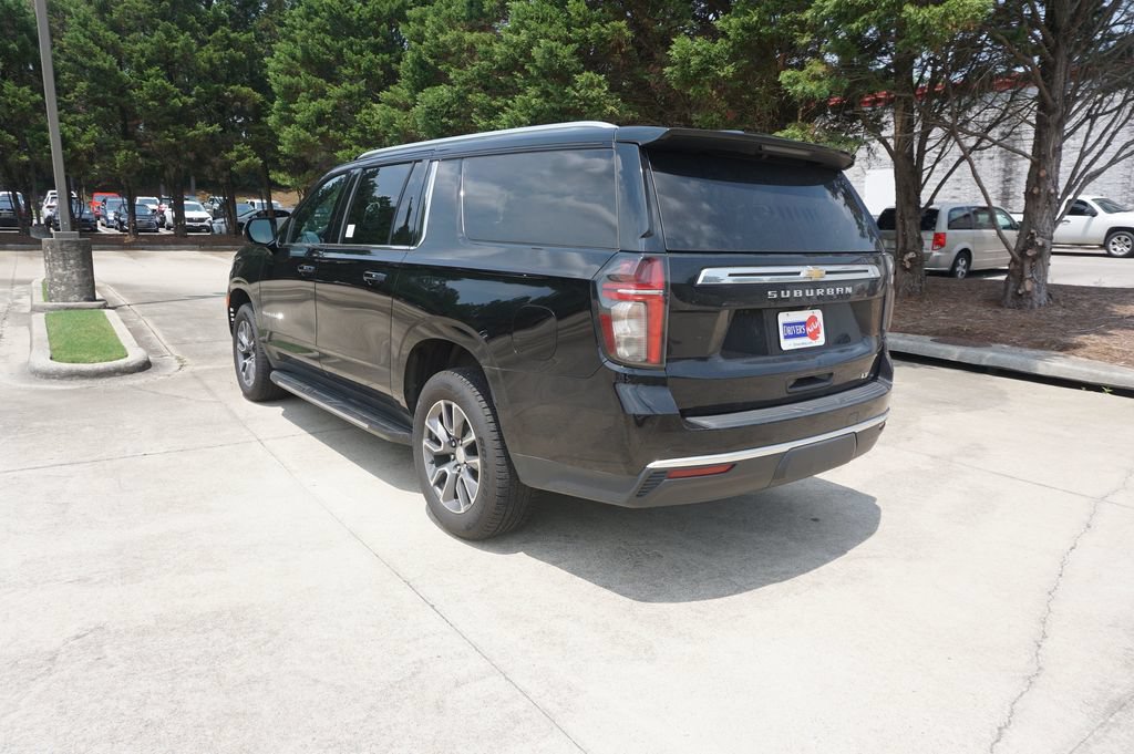 Used 2022 Chevrolet Suburban LT w/ Luxury Package RWD image 21