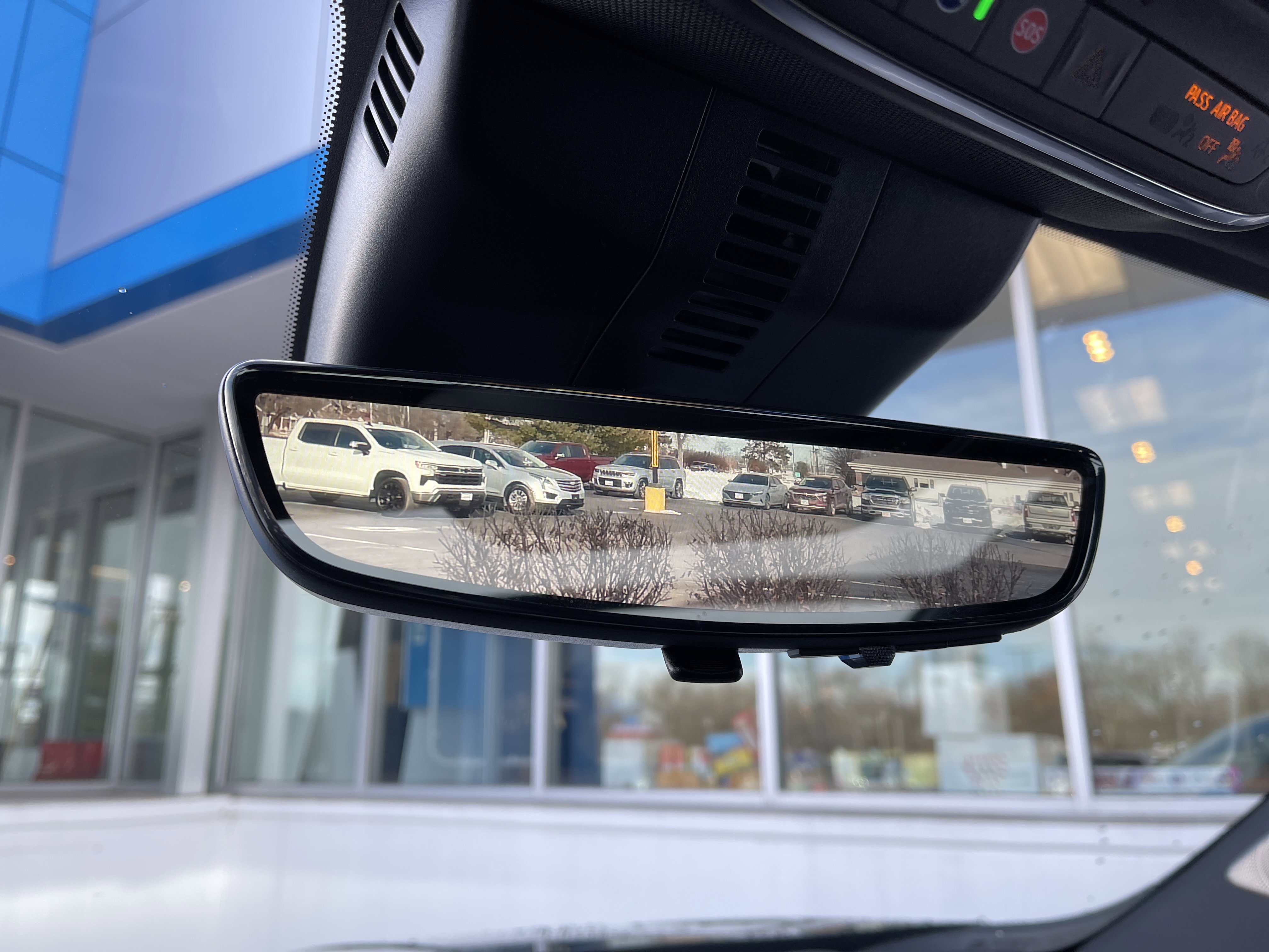 Used 2025 Buick Enclave Avenir w/ Super Cruise Package image 32