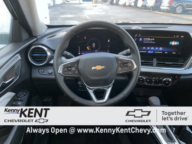 Certified 2025 Chevrolet Trax LT w/ LT Convenience Package image 16