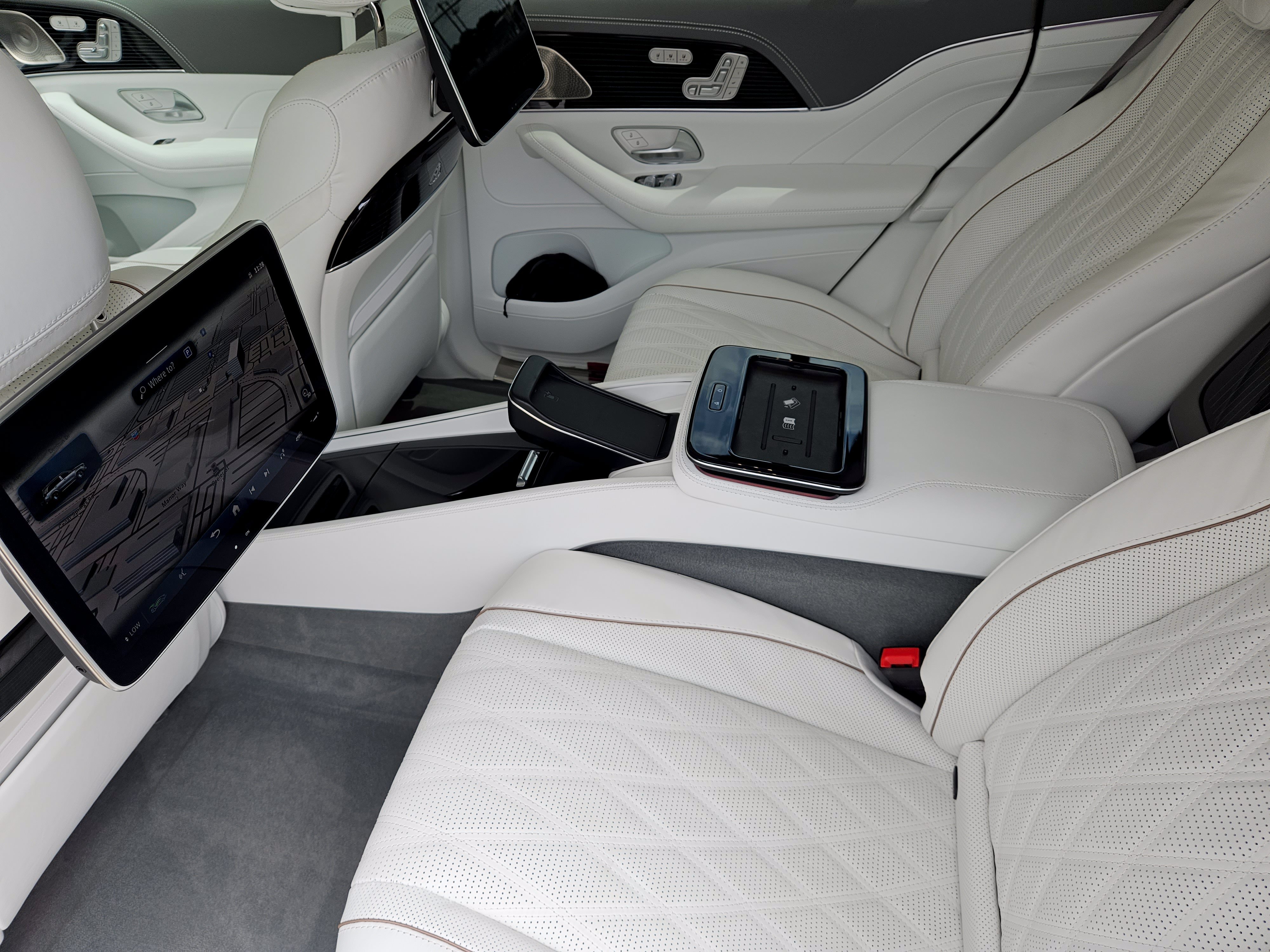 Used 2025 Mercedes-Benz Maybach GLS 600 4MATIC image 26