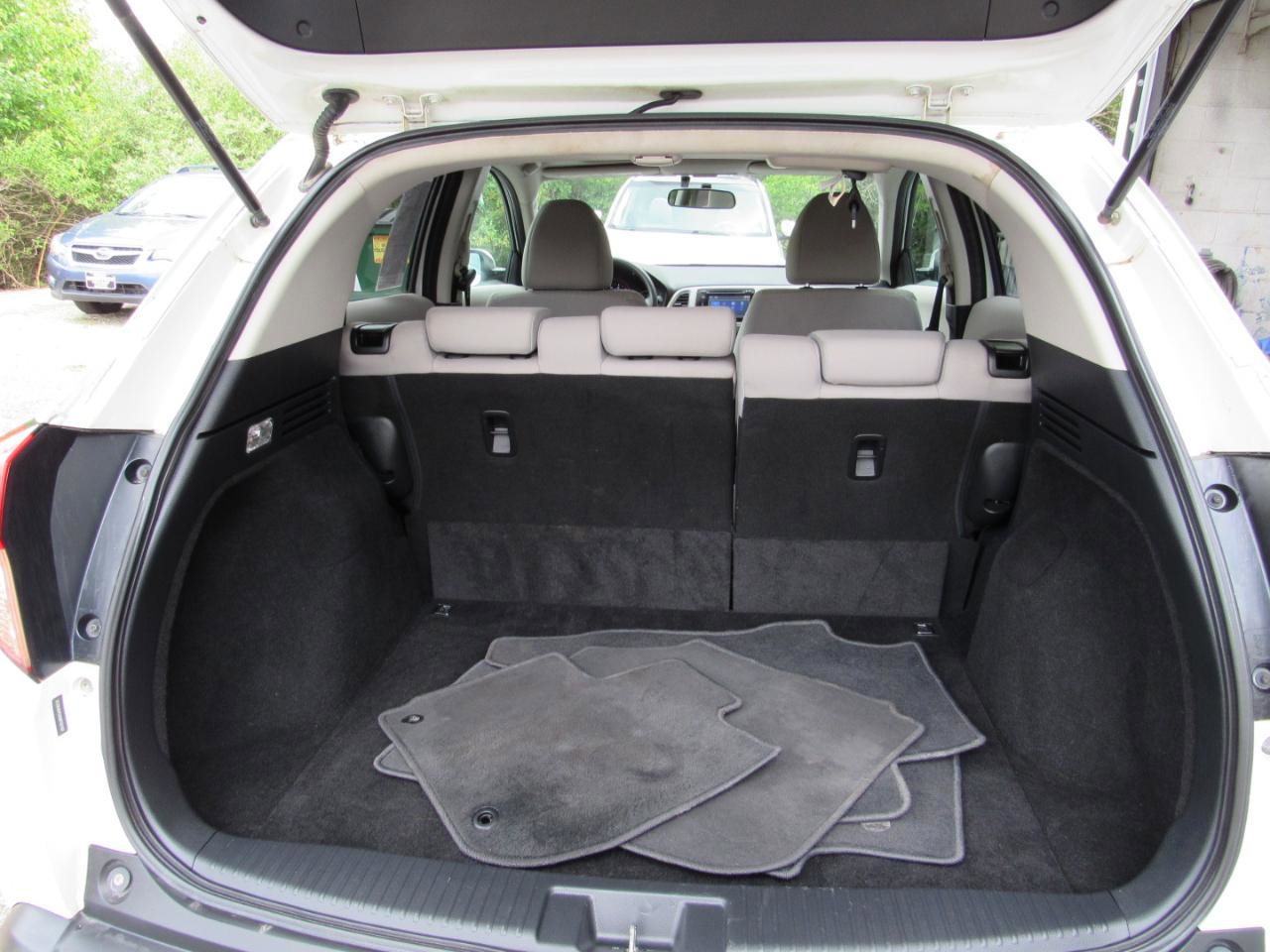 Used 2016 Honda HR-V EX image 17