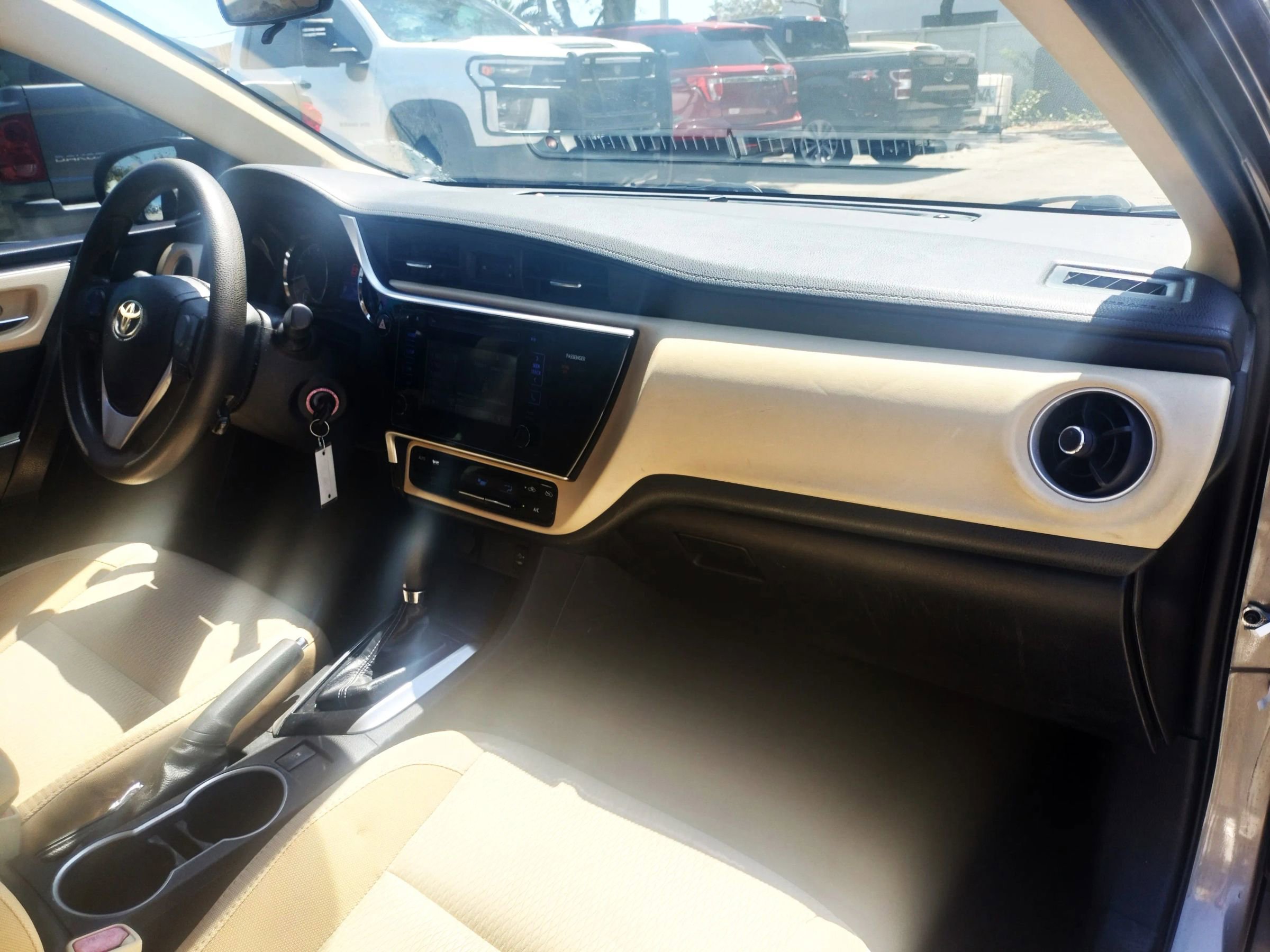 Used 2017 Toyota Corolla LE image 14