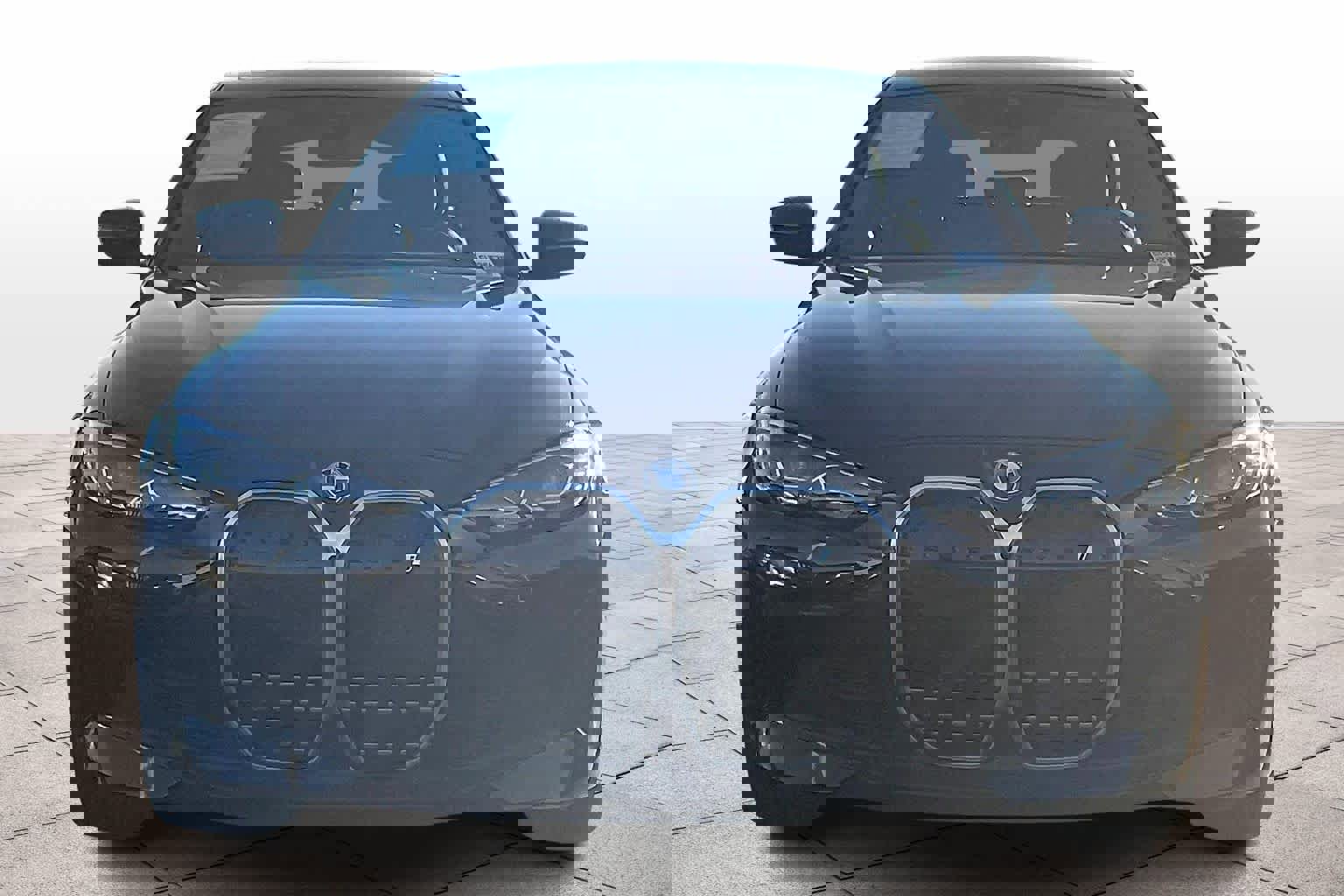 Used 2023 BMW i4 eDrive35 w/ Premium Package image 3