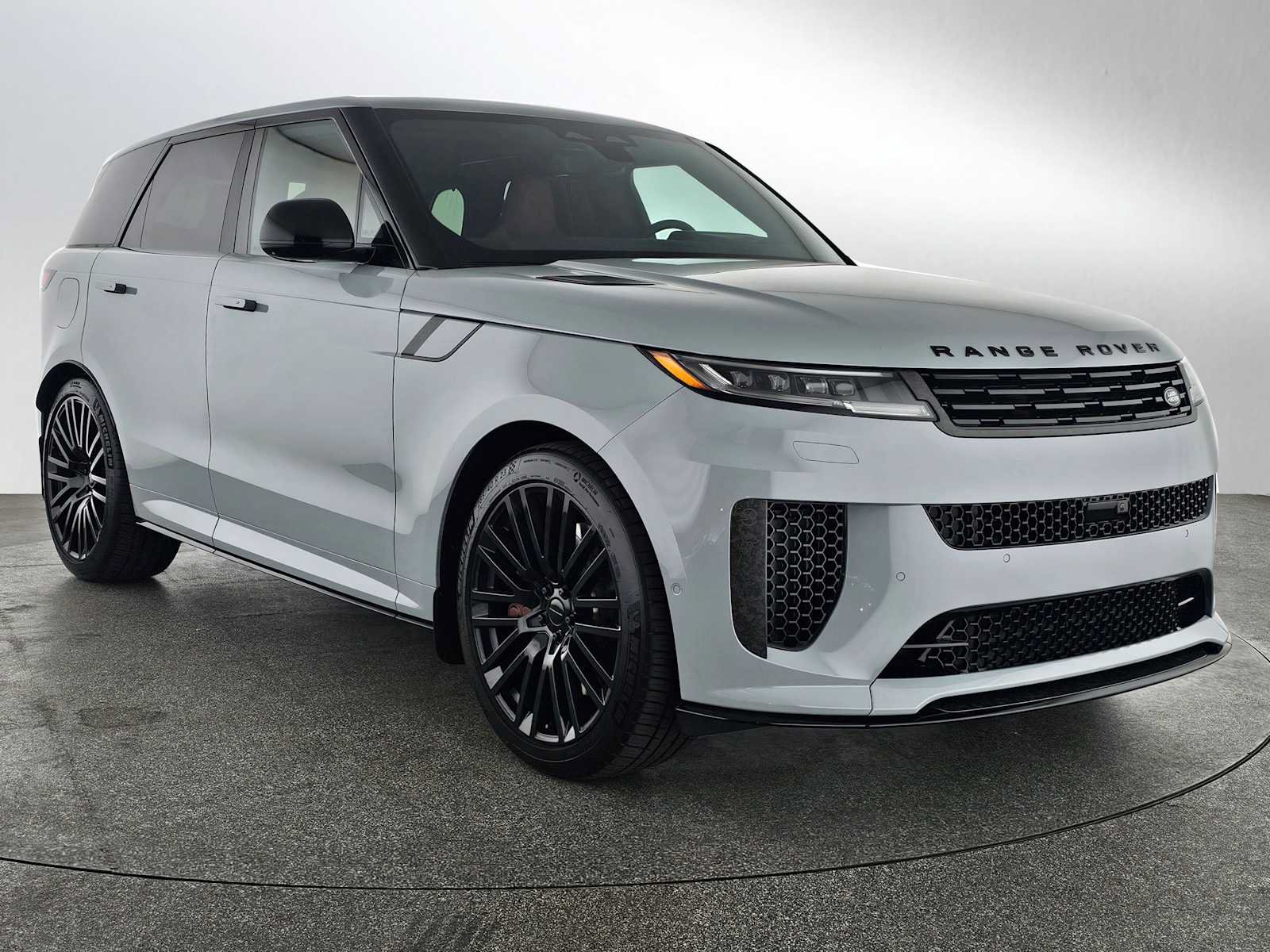 Used 2026 Land Rover Range Rover Sport SV AWD/4WD image 7