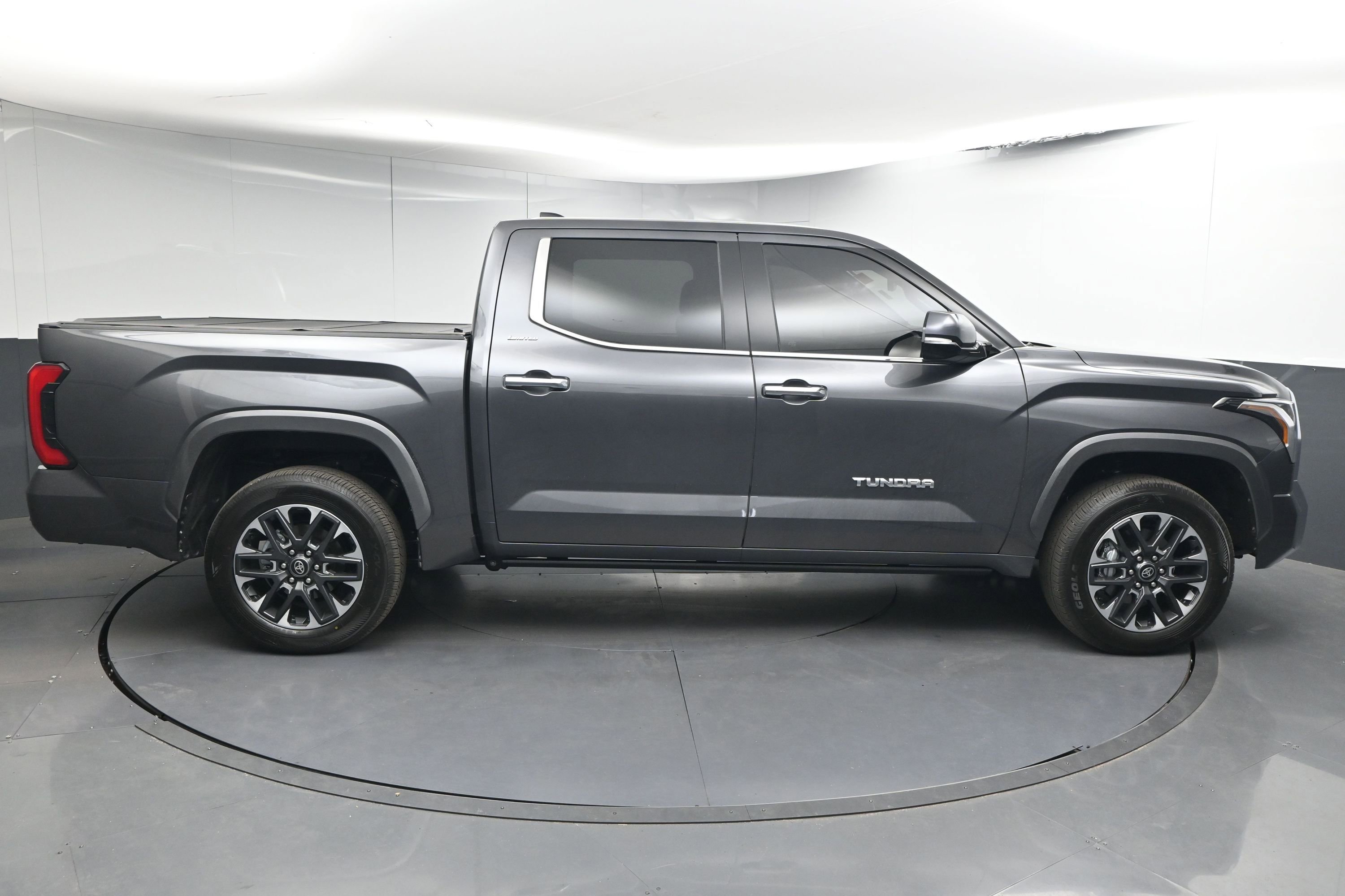 Used 2026 Toyota Tundra Limited image 9