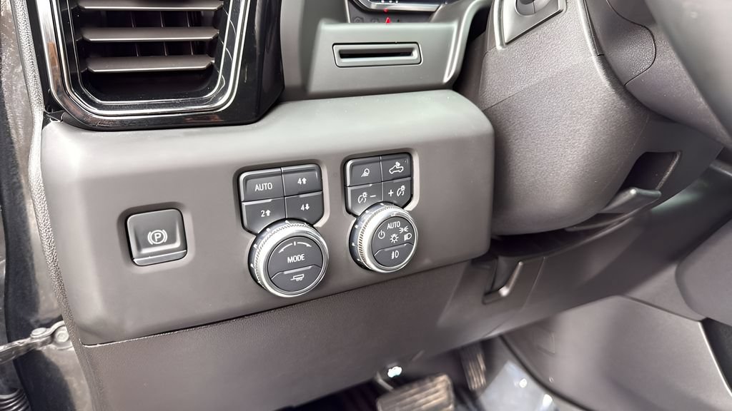 Used 2025 GMC Sierra 2500 AT4 AWD/4WD image 26