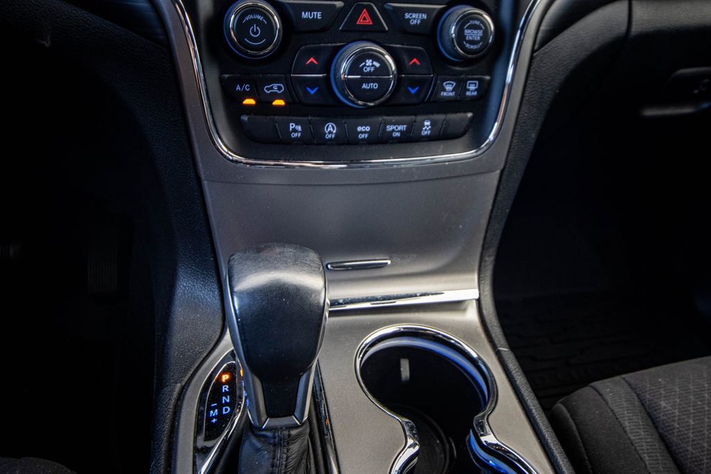 Used 2020 Jeep Grand Cherokee Laredo w/ Security & Convenience Group image 31