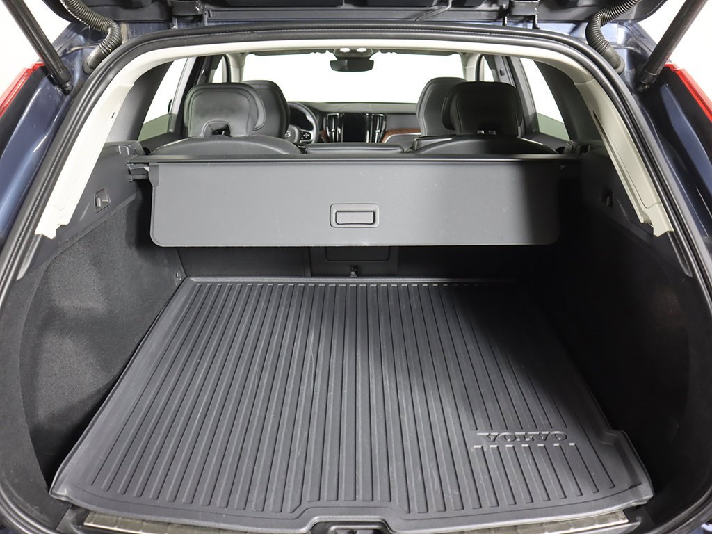 Used 2023 Volvo XC60 B5 Plus w/ Climate Package image 21