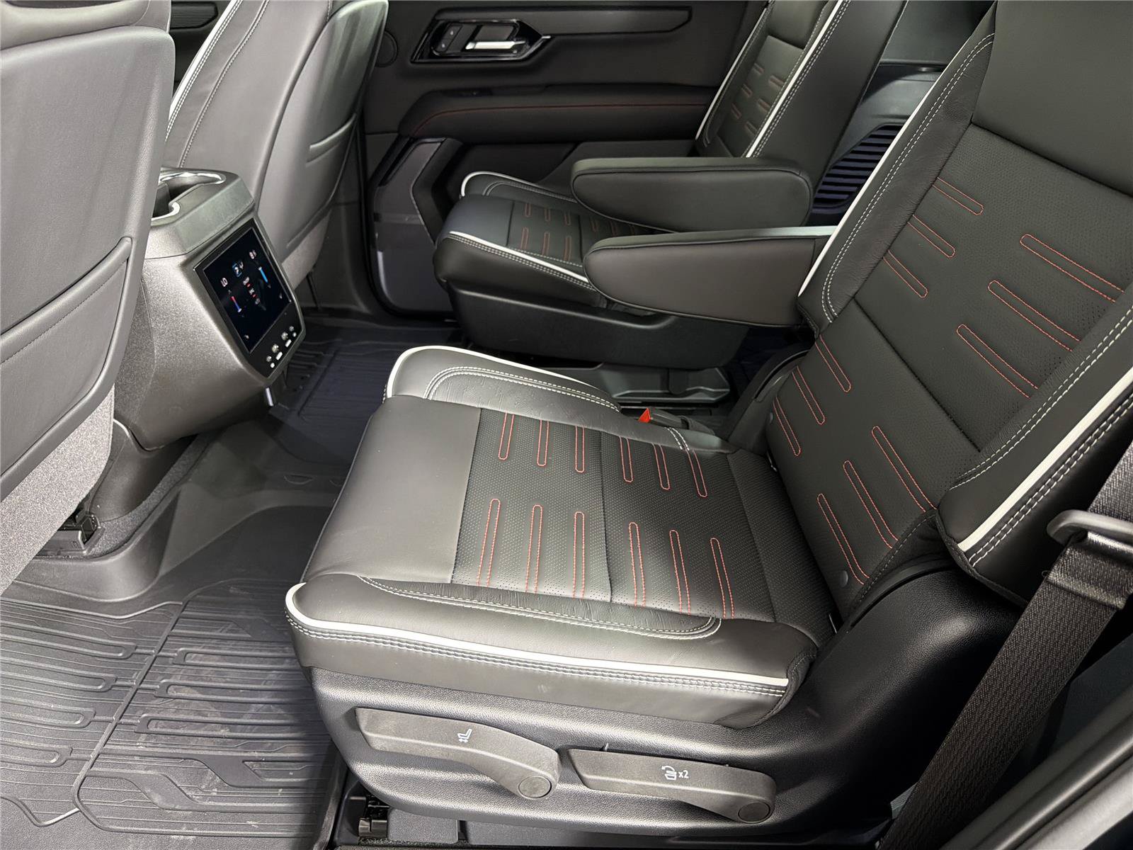 New 2026 GMC Yukon AT4 Ultimate AWD/4WD image 23