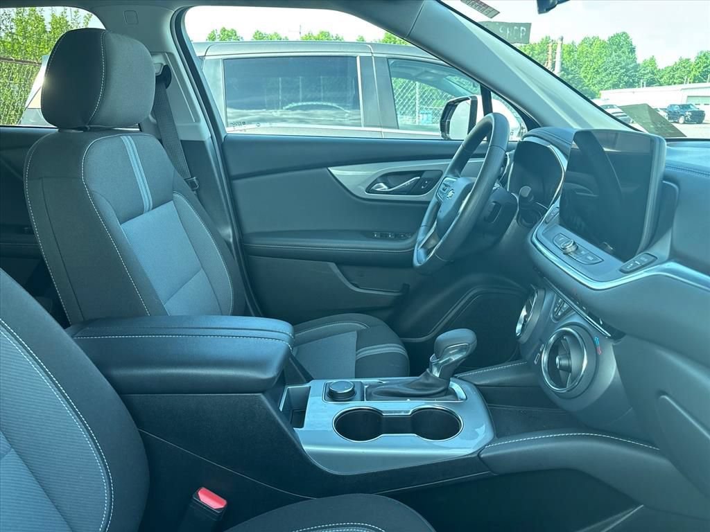 Used 2025 Chevrolet Blazer LT AWD/4WD image 19