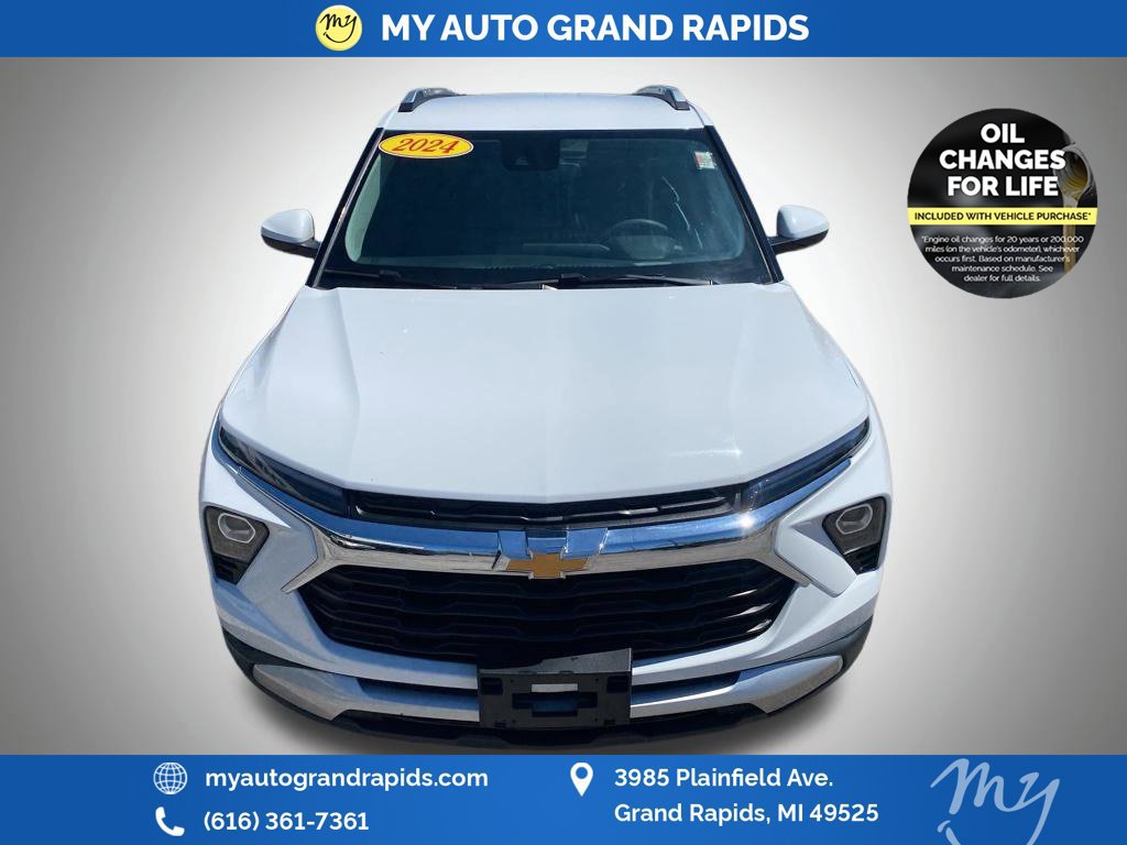 Used 2024 Chevrolet TrailBlazer LT AWD/4WD image 2