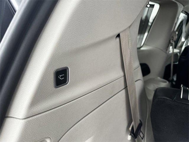 Certified 2019 Chrysler Pacifica Touring-L image 19