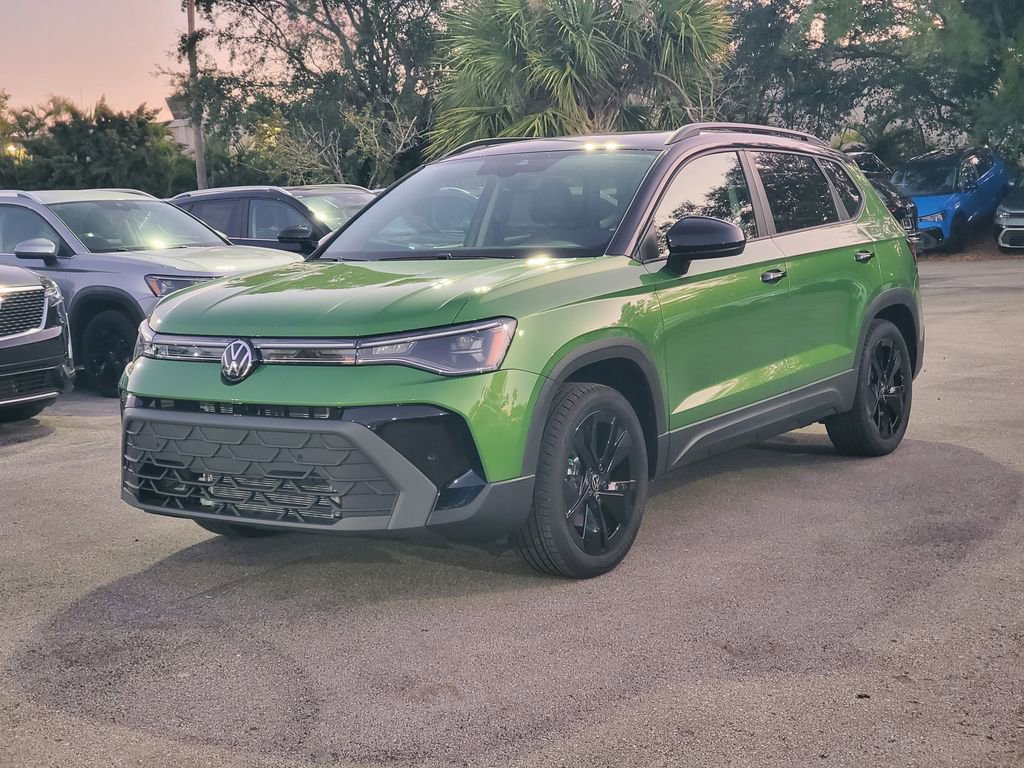 New 2025 Volkswagen Taos SE image 3