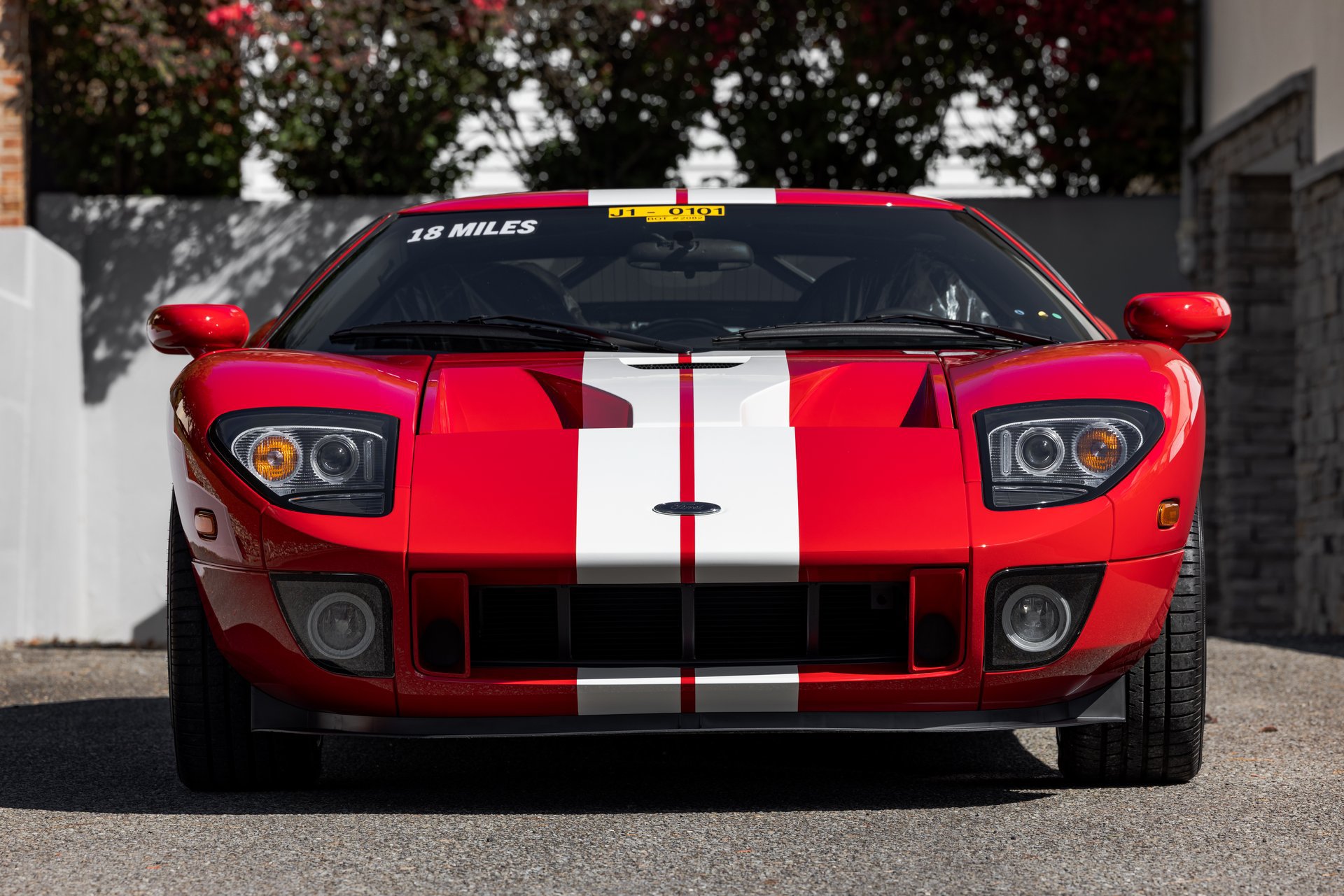 Used 2006 Ford GT RWD image 13