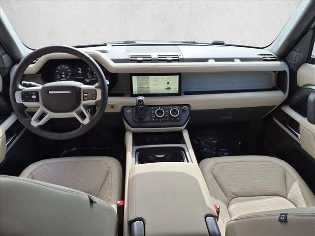 Used 2024 Land Rover Defender 110 SE AWD/4WD image 19