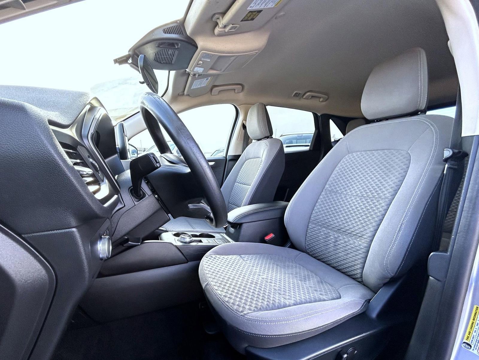 Used 2020 Ford Escape SE image 10