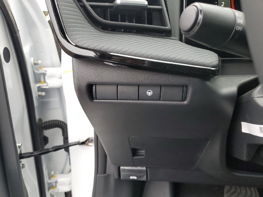 New 2026 Nissan Kicks SR w/ Cold Weather Package AWD/4WD image 20