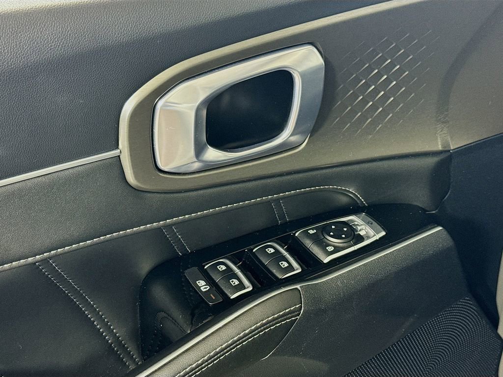 Used 2023 Kia Sorento SX AWD/4WD image 18