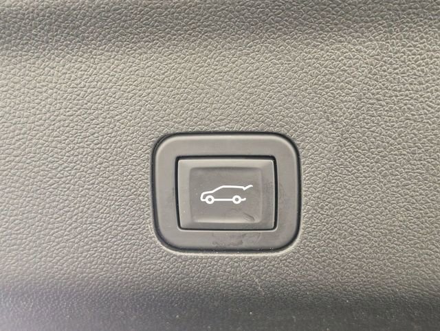Used 2024 Cadillac Escalade ESV V w/ LPO, ONYX Package AWD/4WD image 34