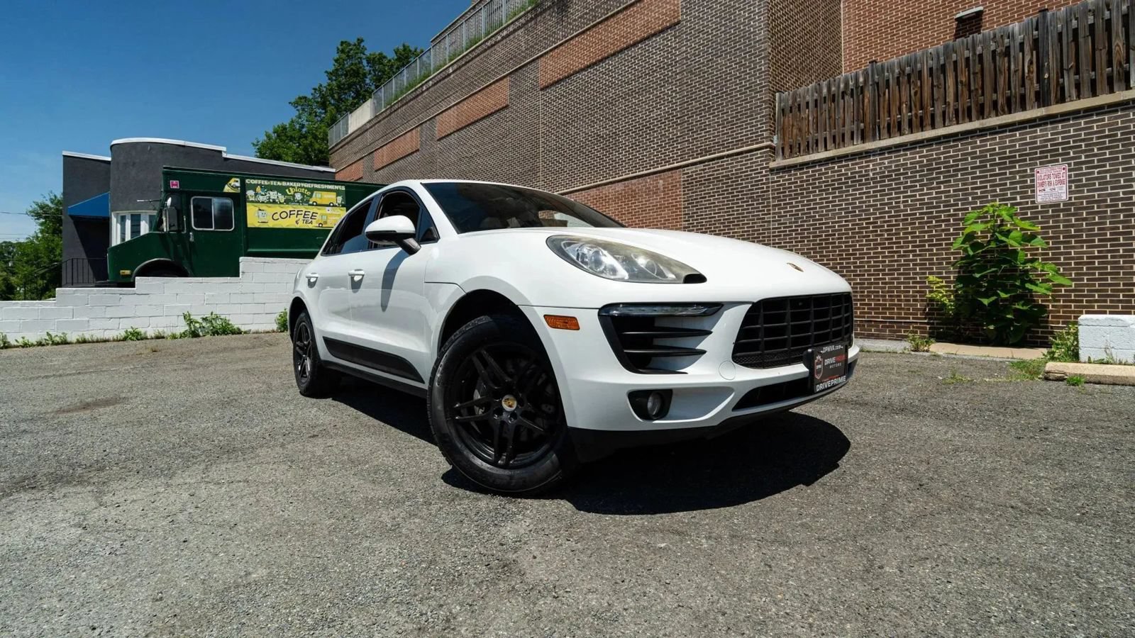Used 2017 Porsche Macan AWD/4WD image 1