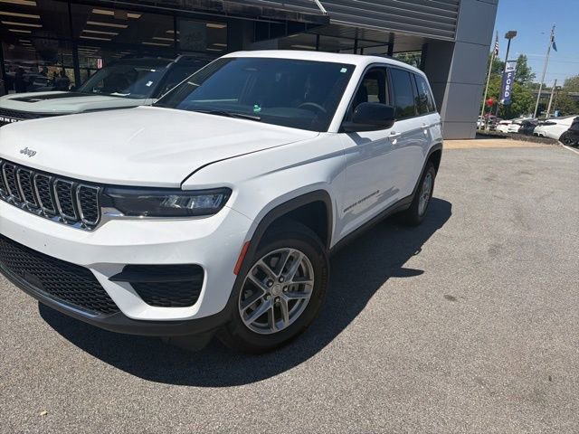 Used 2024 Jeep Grand Cherokee Laredo X image 8