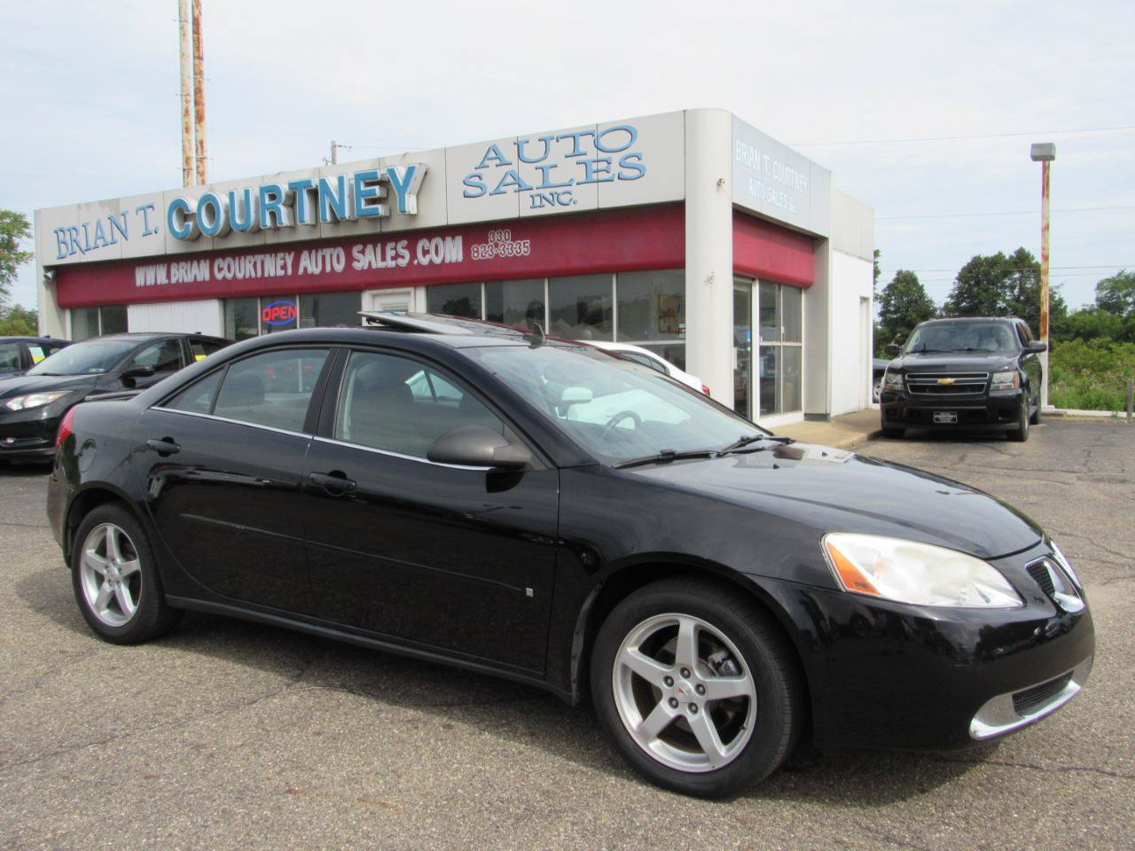 Used 2008 Pontiac G6 Sedan w/ Sport Package FWD image 2