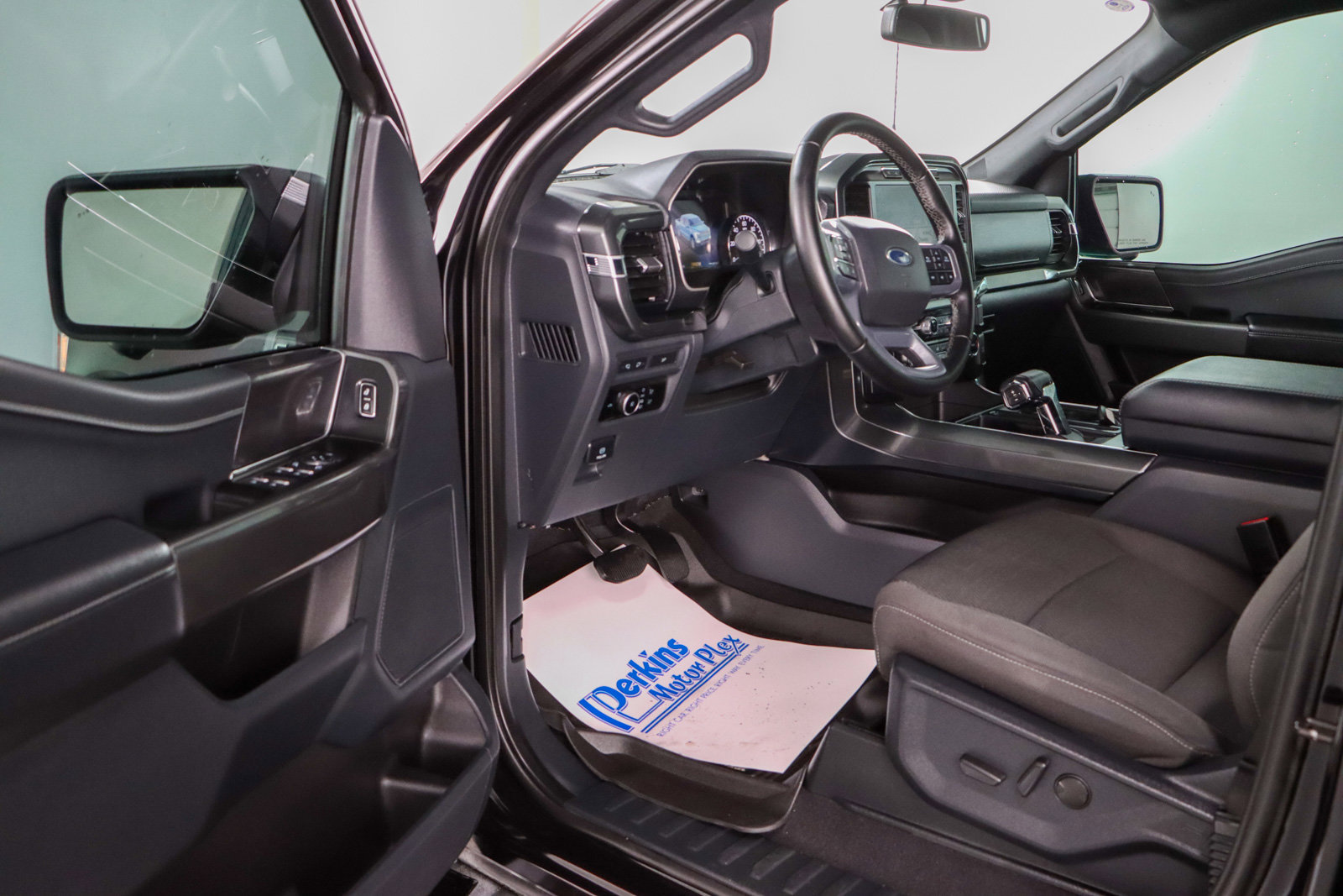 Used 2023 Ford F150 XLT w/ Equipment Group 302A High image 3