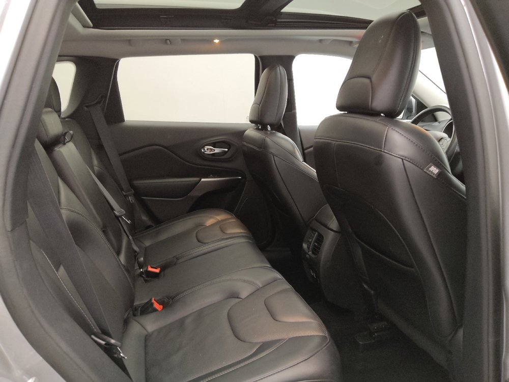 Used 2021 Jeep Cherokee Latitude Lux w/ Sun & Sound Group image 19