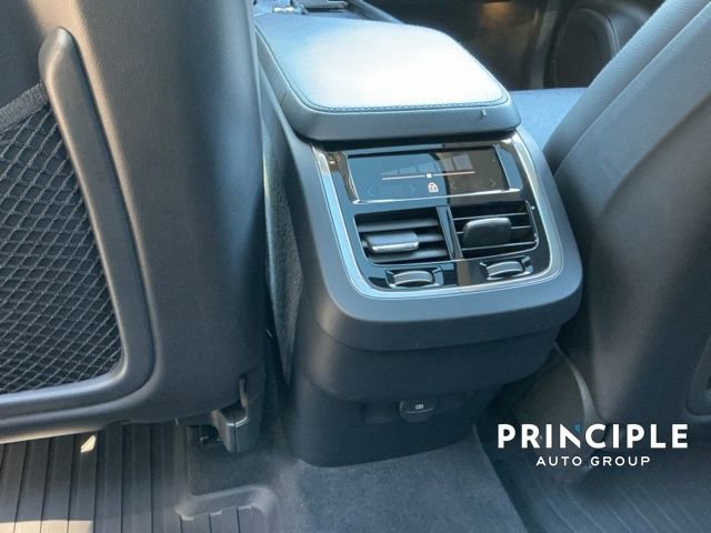 Certified 2021 Volvo XC90 T5 Momentum w/ Protection Package Premier image 28
