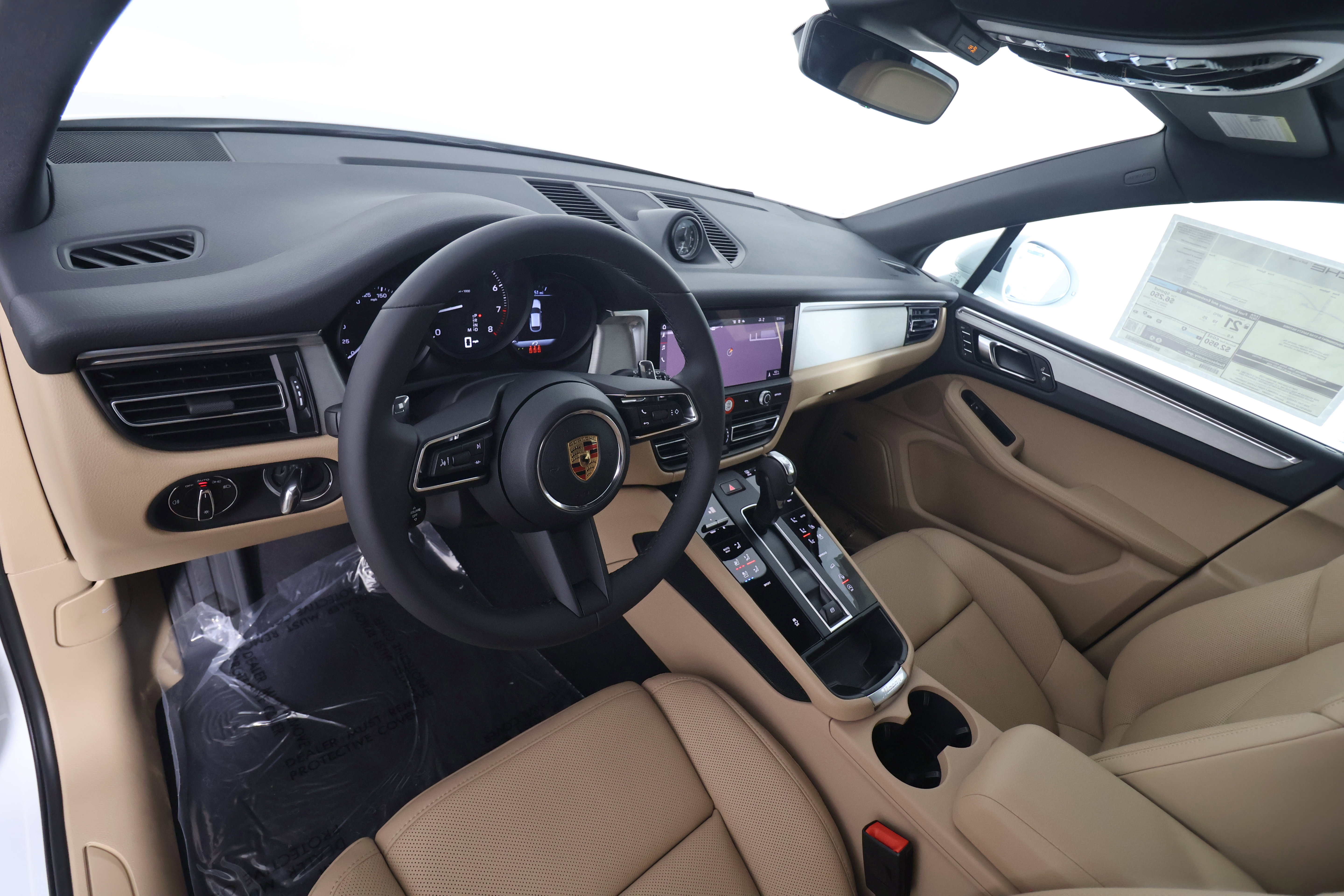 Certified 2026 Porsche Macan image 4