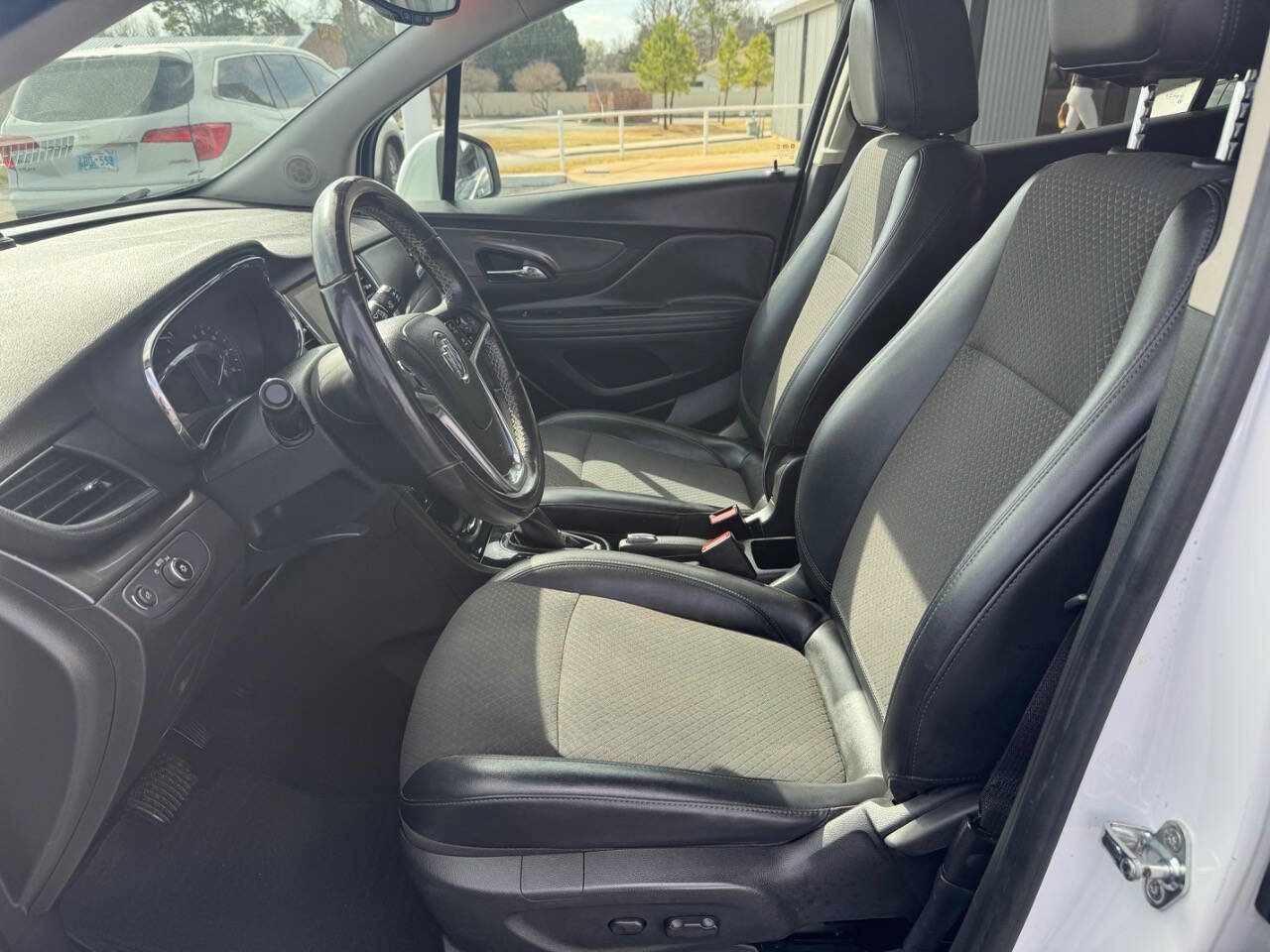 Used 2018 Buick Encore Preferred image 16