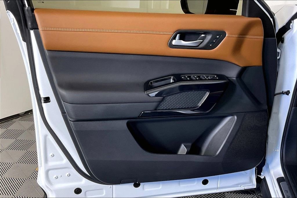 New 2026 Nissan Pathfinder Platinum w/ Cargo Package image 44