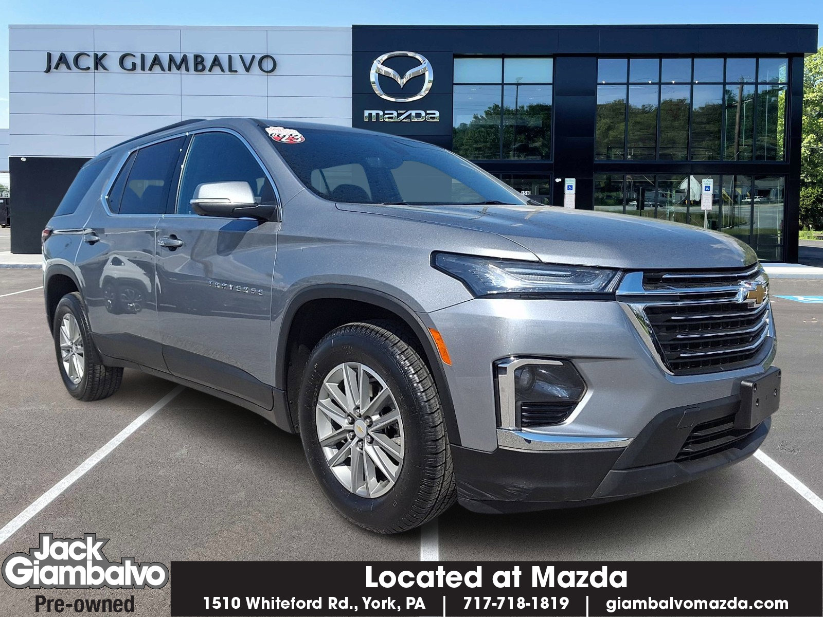 Used 2023 Chevrolet Traverse LT w/ Rear Camera Mirror Package