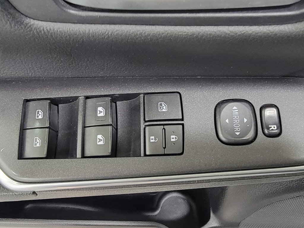 Used 2015 Toyota Camry XLE w/ Moonroof Package FWD image 27