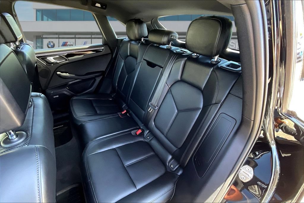 Used 2023 Porsche Macan AWD/4WD image 22