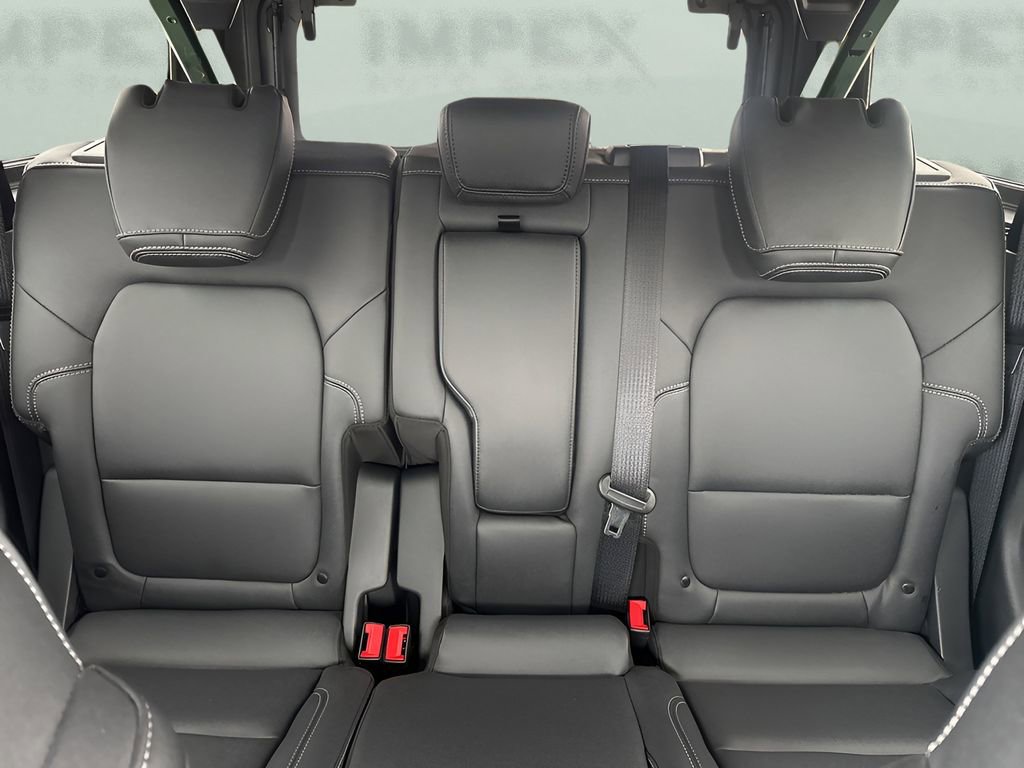 Used 2025 Ford Bronco Badlands image 10