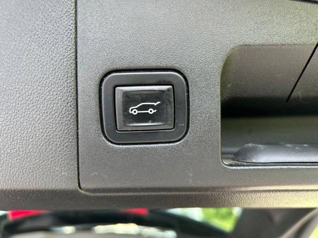 Used 2017 Cadillac XT5 Platinum AWD/4WD image 43