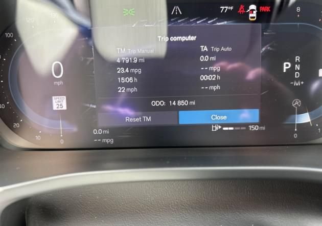 Certified 2023 Volvo XC40 B5 Plus w/ Driver Assist Package AWD/4WD image 12