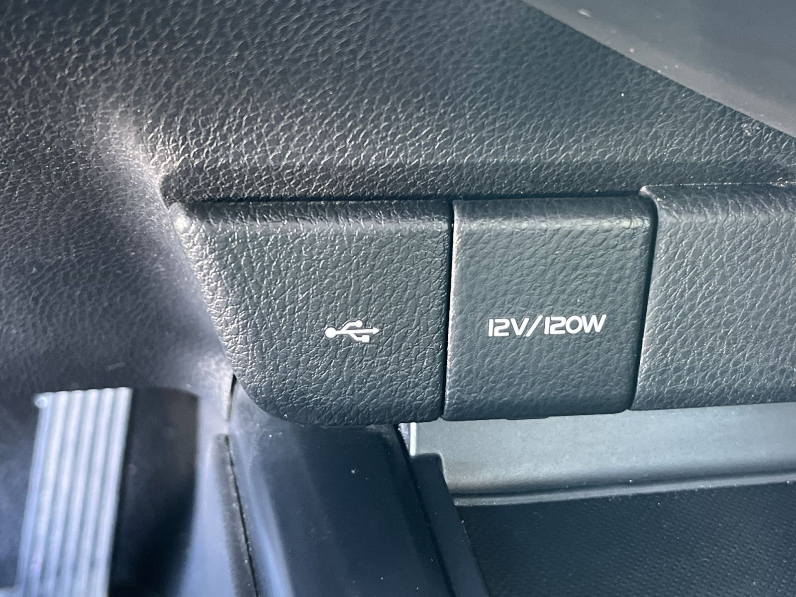 Used 2020 Toyota Camry SE image 27