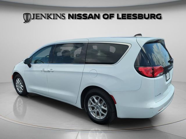 Used 2023 Chrysler Voyager LX FWD image 9