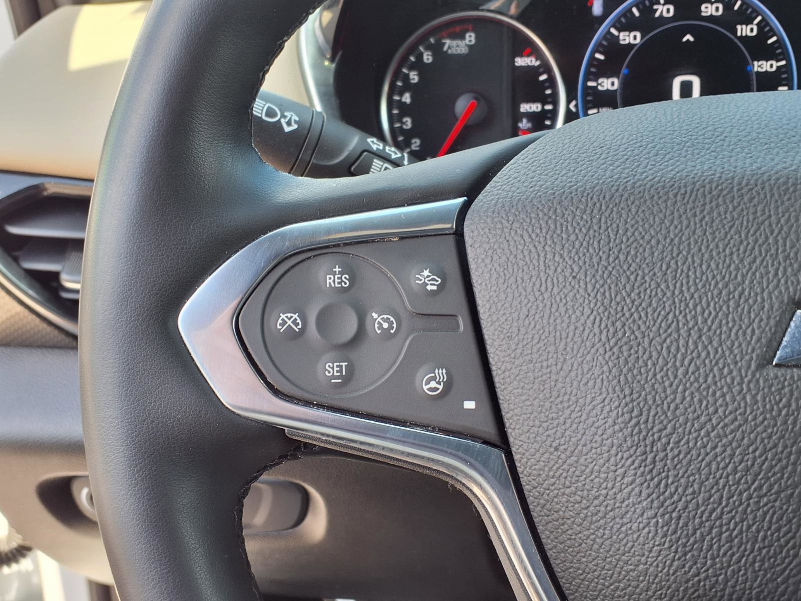 Used 2023 Chevrolet Traverse Premier FWD image 24