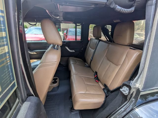 Used 2016 Jeep Wrangler Unlimited Sahara w/ Connectivity Group AWD/4WD image 18